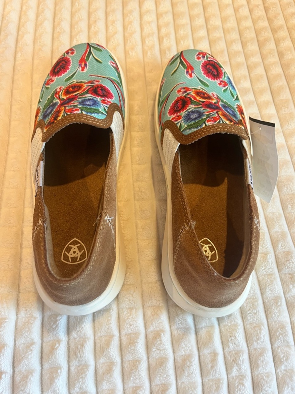 Ariat Teal Floral Slip-On Sneakers with Brown Trim Size 6 Boho western - Picture 4 of 8